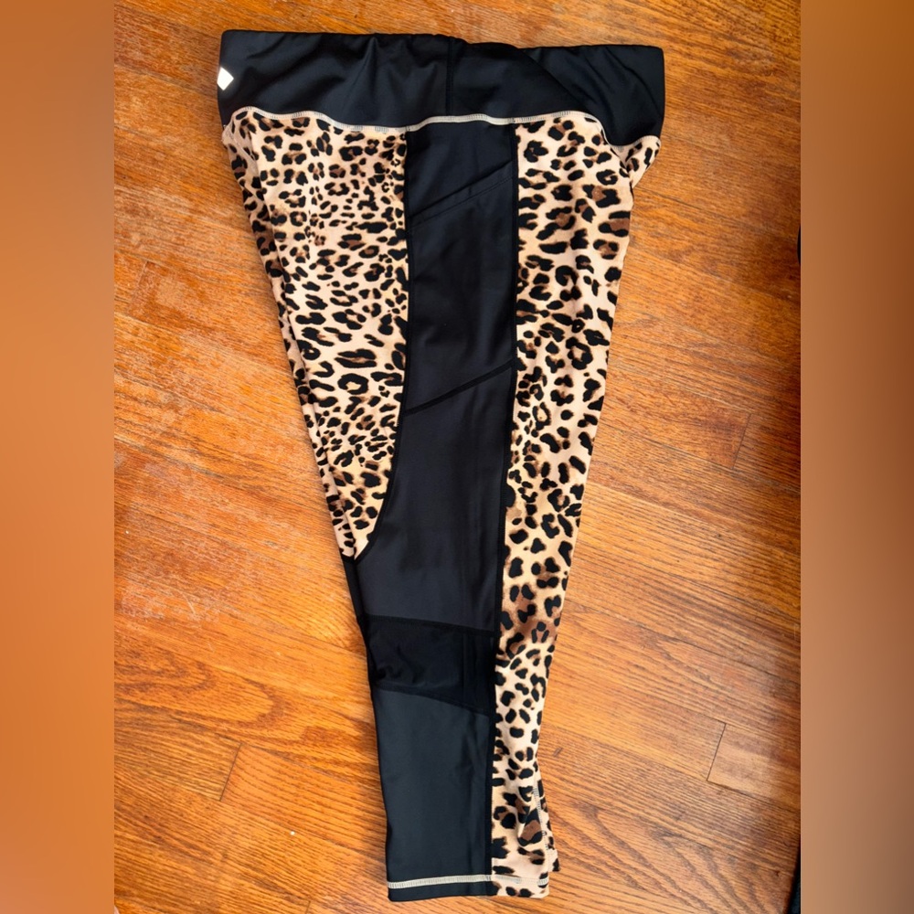 NWOT LEOPARD RISE LEGGINGS - Picture 3 of 9
